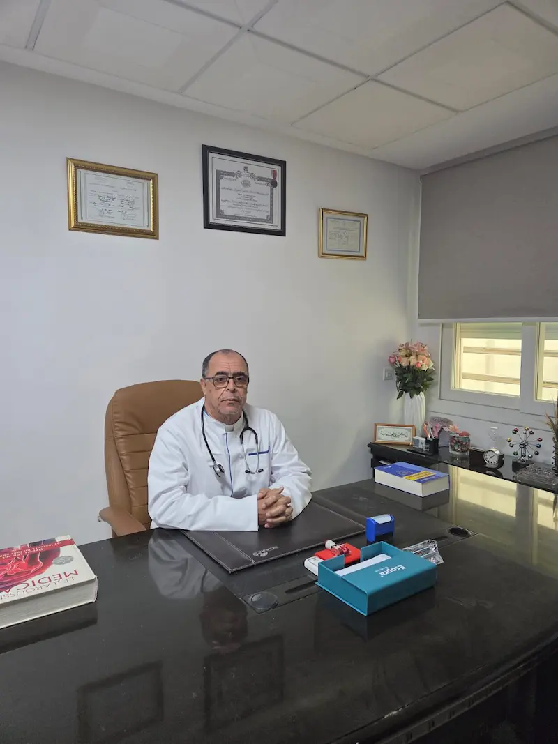 Bureau du Dr. Bouchaib HAMYA - Cabinet médical moderne à Inzegane avec équipement de consultation professionnel